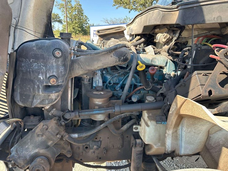 2005-international-durastar-4300-image-7