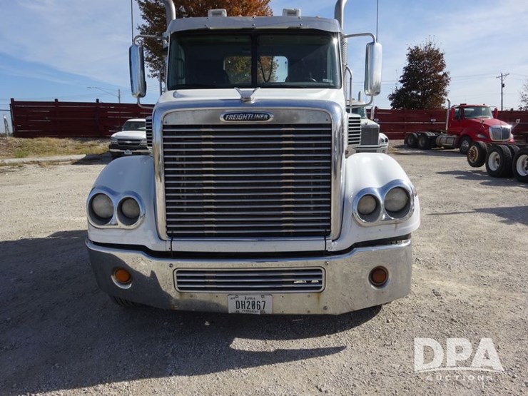 2017-freightliner-coronado-day-cab-glider-truck-(pz13993,-unit-725)-image-5