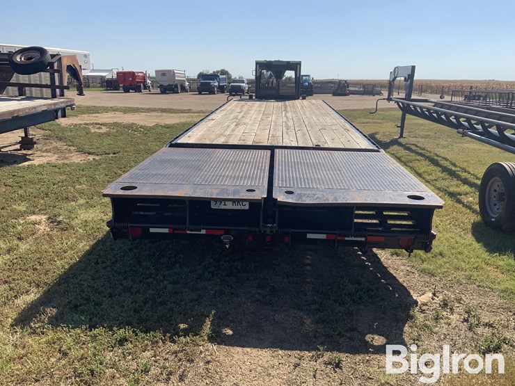 2013-titan-trailer-image-6