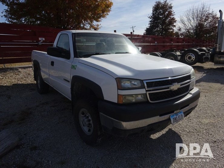 2006-chevrolet-2500hd-image-7