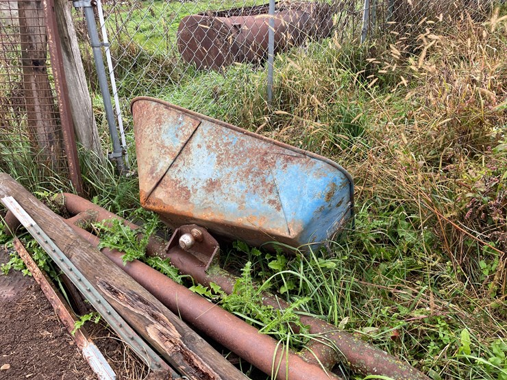 #9610-•-pile-of-miscellaneous-metal-image-13