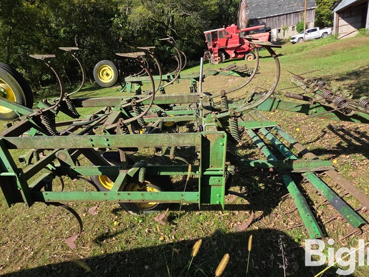 john-deere-1010-image-8