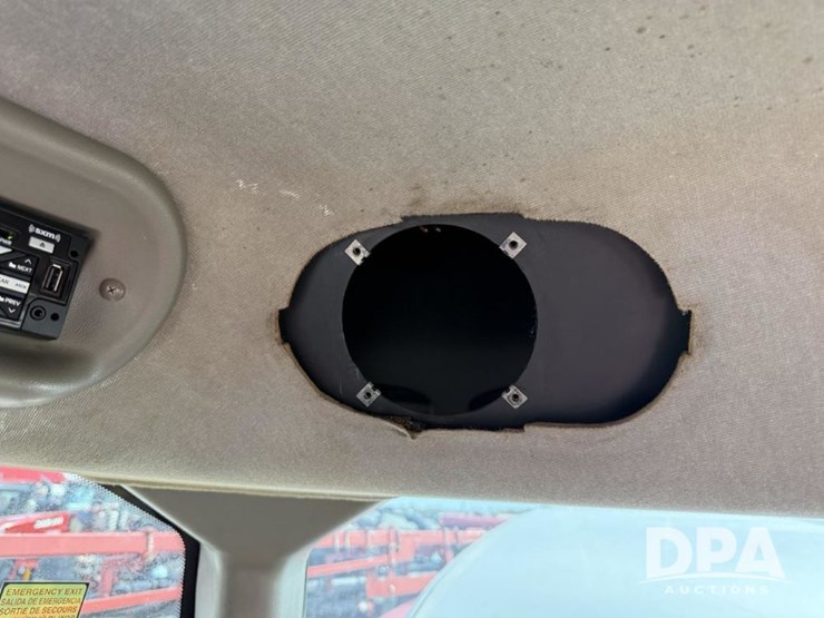 2020-case-ih-trident-5550-image-70