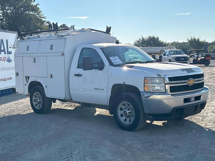 2013-chevrolet-silverado-3500hd-image-4