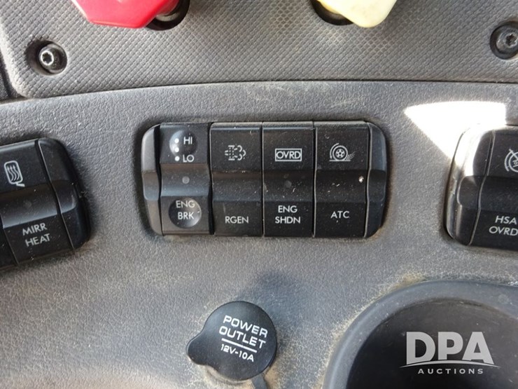 2018-freightliner-cascadia-day-cab-truck-(pz13986,-unit-405)-image-81