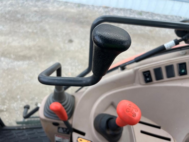 kubota-m7040-image-27