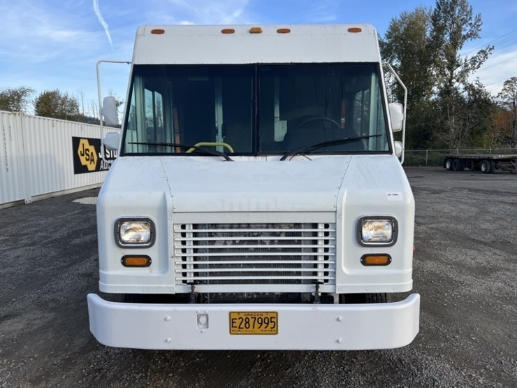 2006-freightliner-mt45-image-8