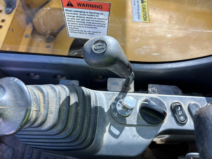 komatsu-pc88mr-11-image-36