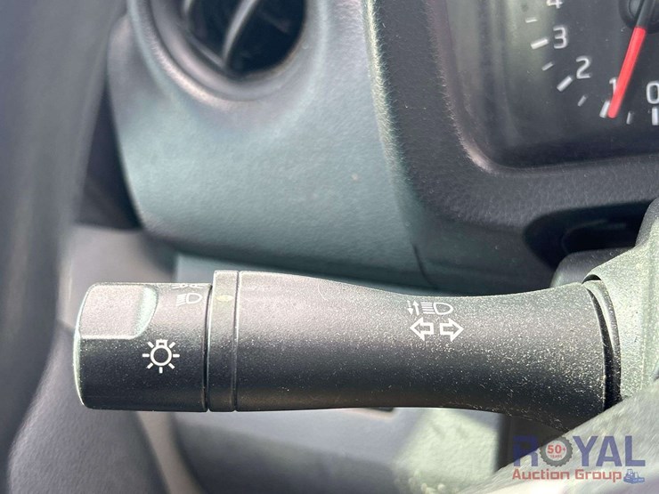 2019-nissan-nv200-image-14