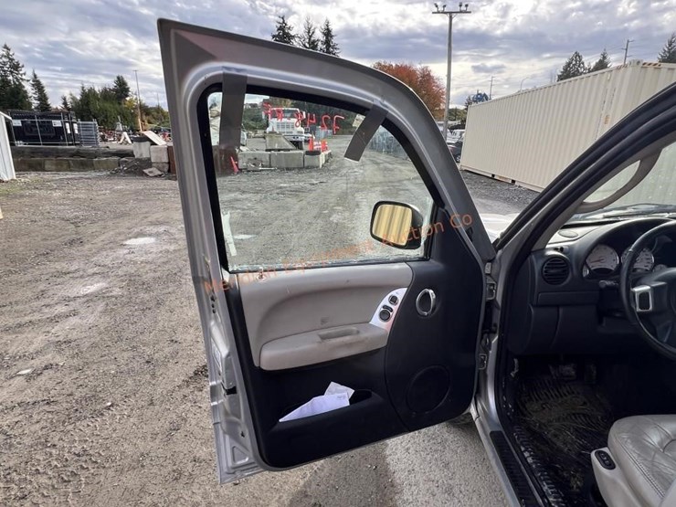 2003-jeep-liberty-image-25