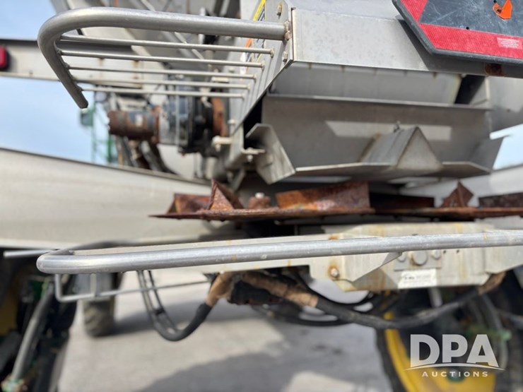 2019-john-deere-r4038-image-65