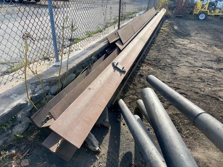 quantity-of-steel-i-beams-image-3