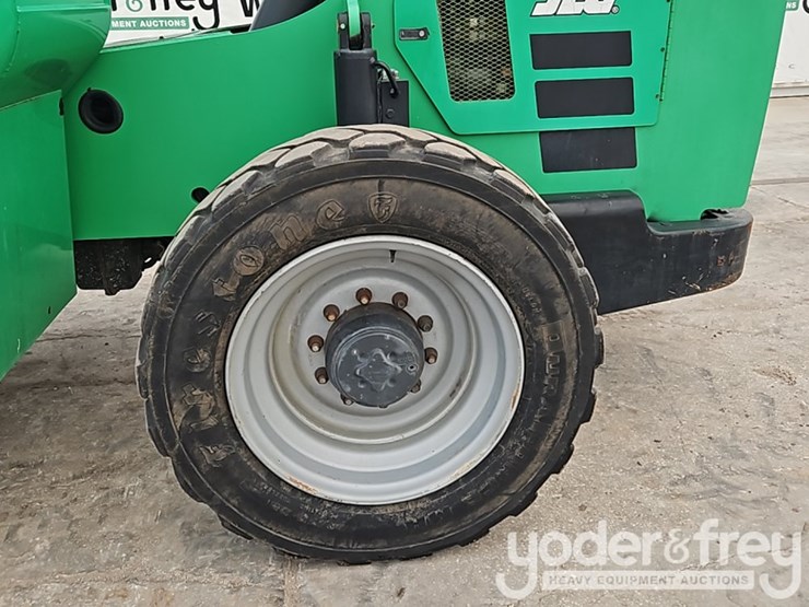 2016-sky-trak-10042-image-18