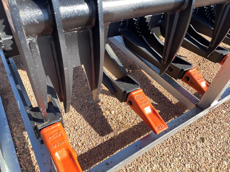 #4101-•-78"-heavy-brush-grapple-bucket-attachment-image-4