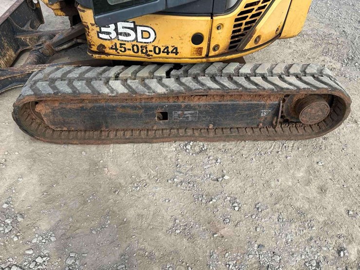 2013-deere-35d-image-22