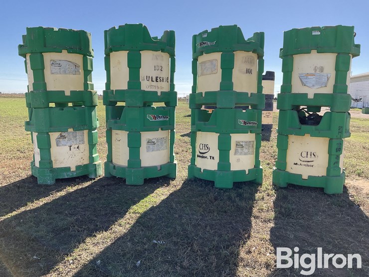 monsanto-120-gallon-liquid-fertilizer-poly-shuttles-image-4