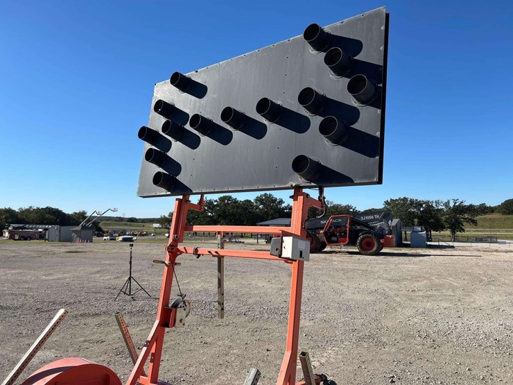 towable-arrow-board-image-7