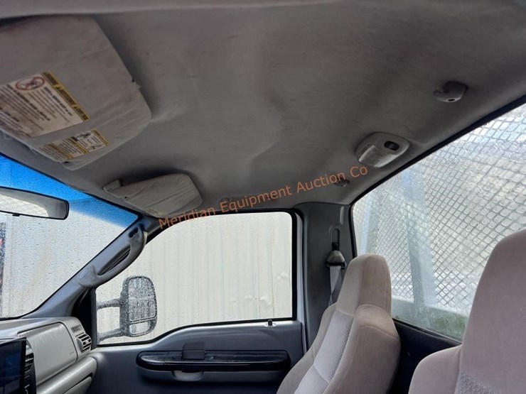 2005-ford-f550-image-30