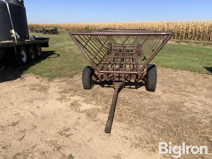 blattner-3-bale-hay-feeder-wagon-image-2