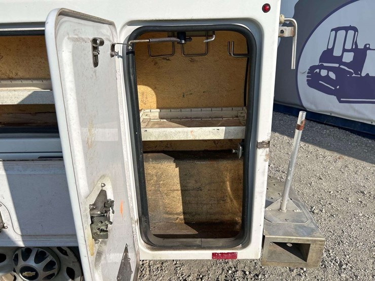 2012-chevrolet-silverado-2500-image-21