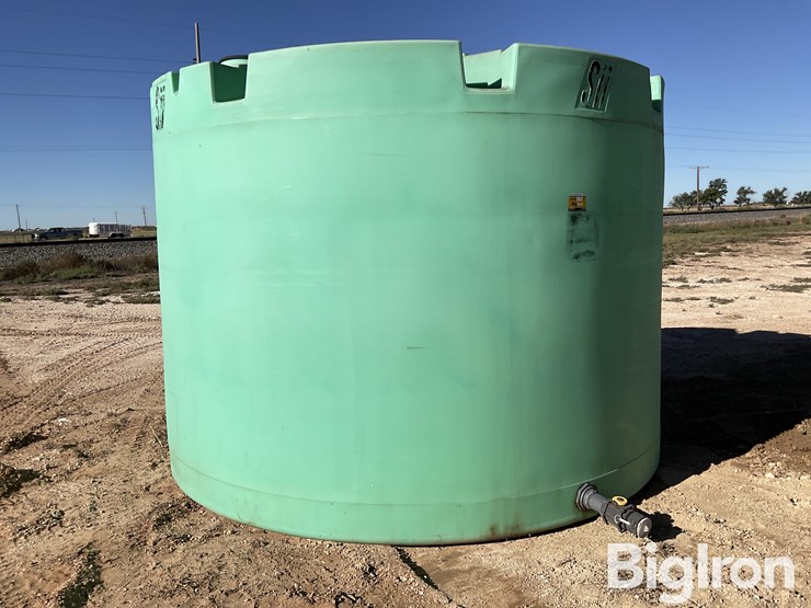 sii-10k-gallon-poly-fertilizer-storage-tank-image-1