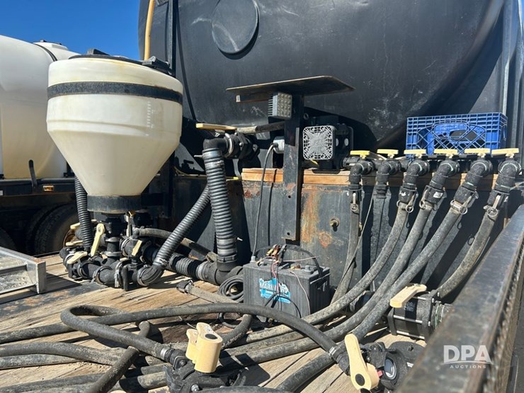 2012-neville-trailer-image-12