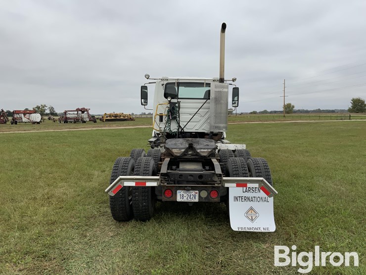 2010-international-prostar-image-6