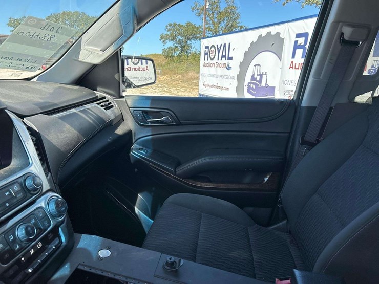 2016-chevrolet-tahoe-image-18