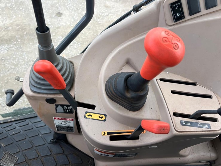 kubota-m7040-image-28