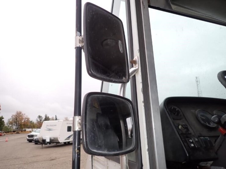 2008-freightliner-mt55-image-61