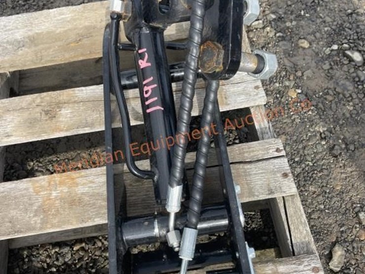 ir-mini-excavator-hydraulic-thumb-image-5