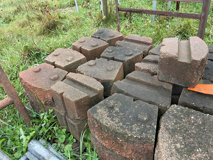 #8118-•-landscaping-bricks-image-6