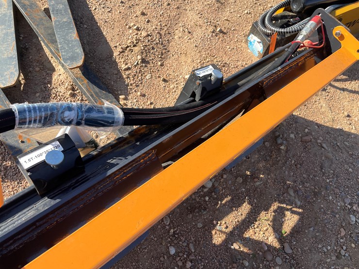 #4088-•-wolverine-pallet-fork-hydraulic-adjustable-attachment-image-5