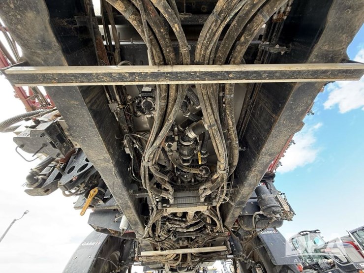 2020-case-ih-trident-5550-image-28