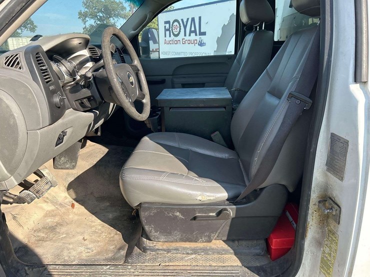 2012-chevrolet-silverado-2500-image-14