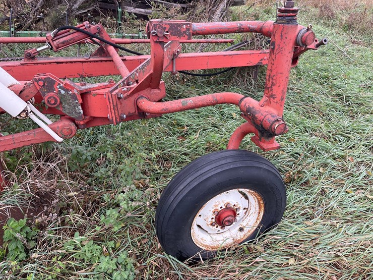 international-710-image-3