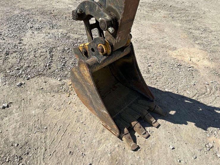 2016-deere-35g-image-14