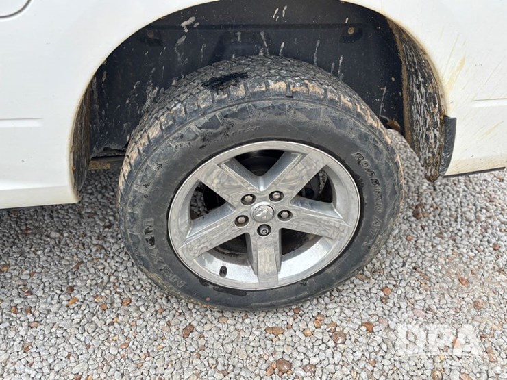 2013-dodge-ram-1500-image-30