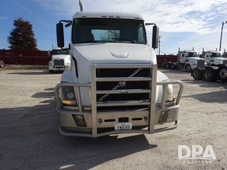 2007-volvo-vnl-day-cab-truck-(pz13987,-unit-110)-image-7