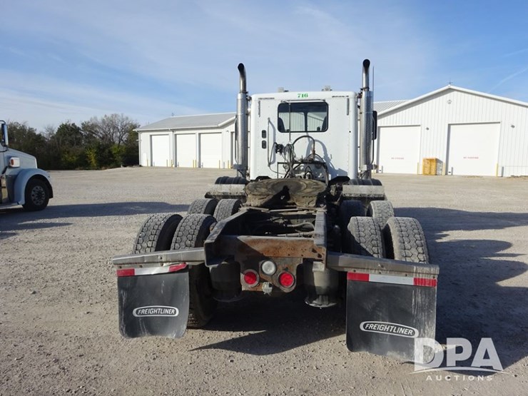 2016-freightliner-coronado-day-cab-glider-truck-(pz13983,-unit-716)-image-26