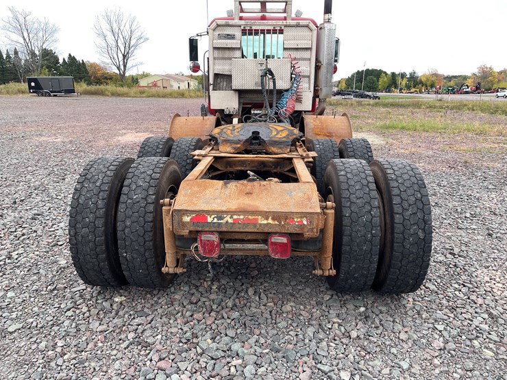 #1000-•-2005-mack-semi-tractor-(has-mi-title)-image-10