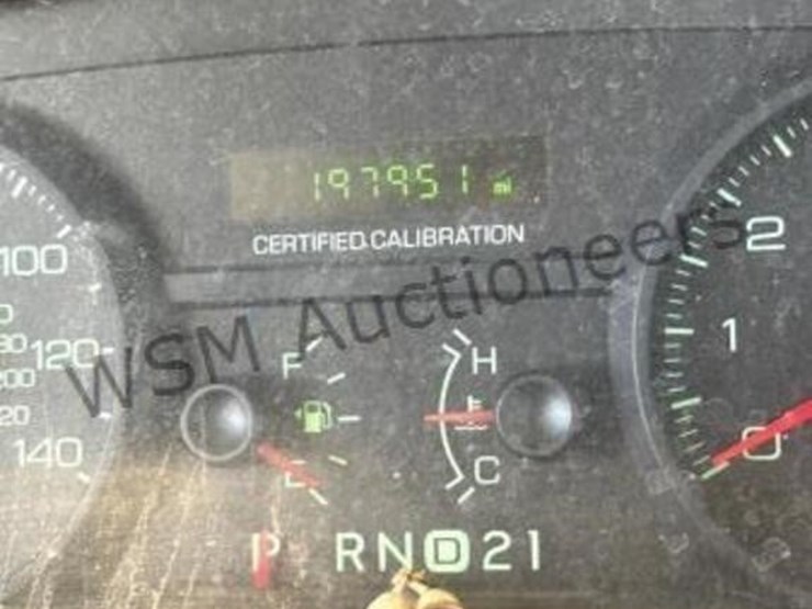 2009-ford-crown-victoria-sdn-image-17