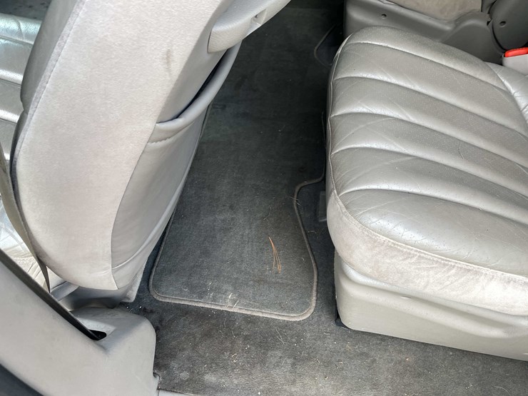 1999-chrysler-town-&-country-image-119