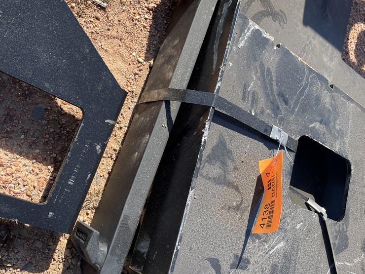 #4138-•-universal-pallet-fork-attachment-image-2