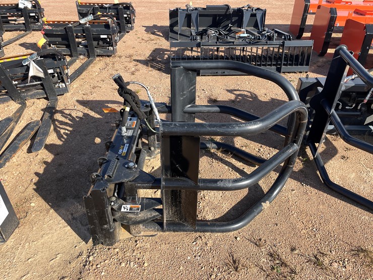 #4086-•-john-deere-pro-ah80-bale-squeeze-attachment-image-1