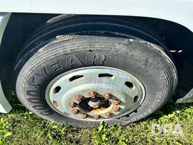 1993-freightliner-fld120-image-59