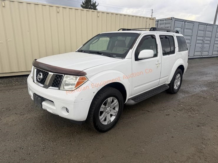 2005-nissan-pathfinder-le-image-1