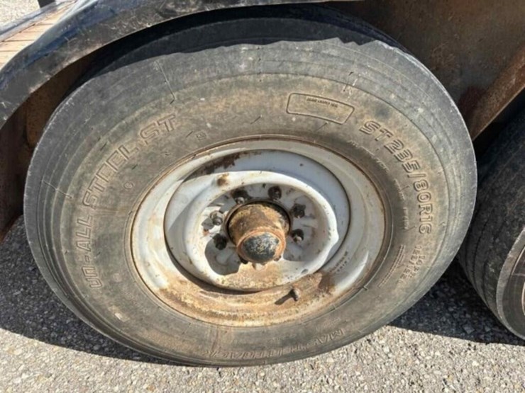 14'-flatbed-trailer-image-12