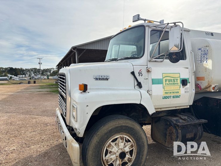 1994-ford-l8000-image-12