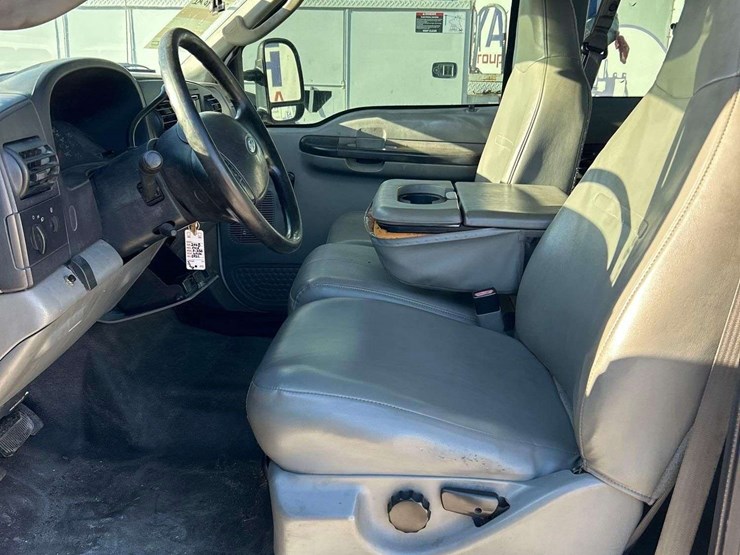 2005-ford-f350-image-12